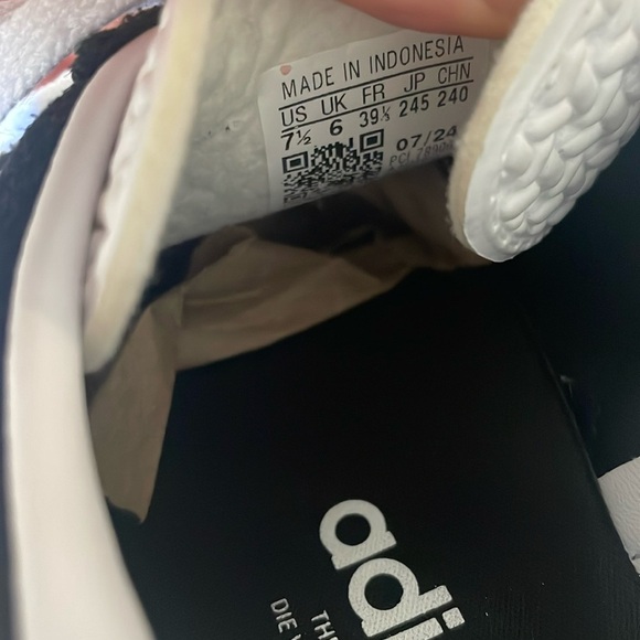 LIKE NEW ADIDAS Gazelle Bold Platforms! - Picture 9 of 12